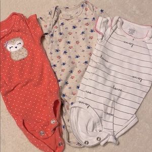 Set of 3 newborn onesies